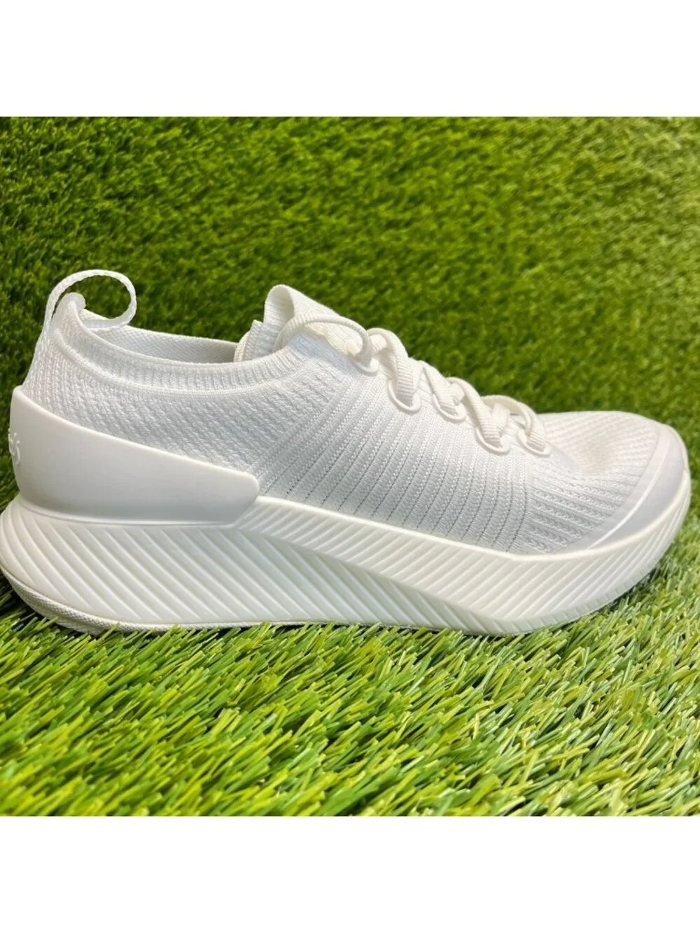 Allbirds Tree Gliders Womens Size 7 White Athletic Running Knit Shoes Sneakers